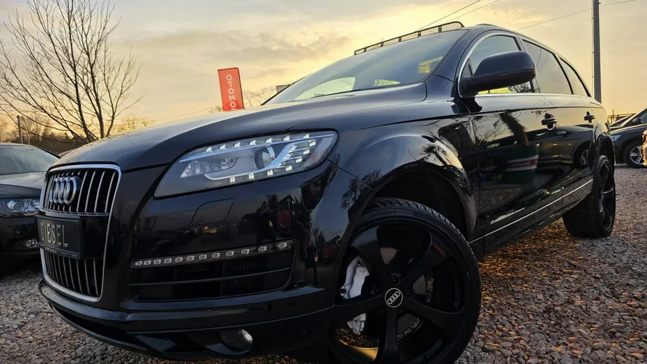 AUDI Q7 -