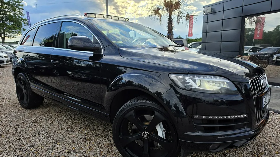 AUDI Q7 -