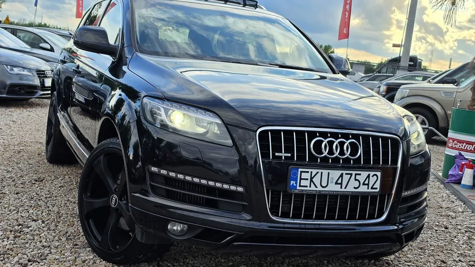 AUDI Q7 -