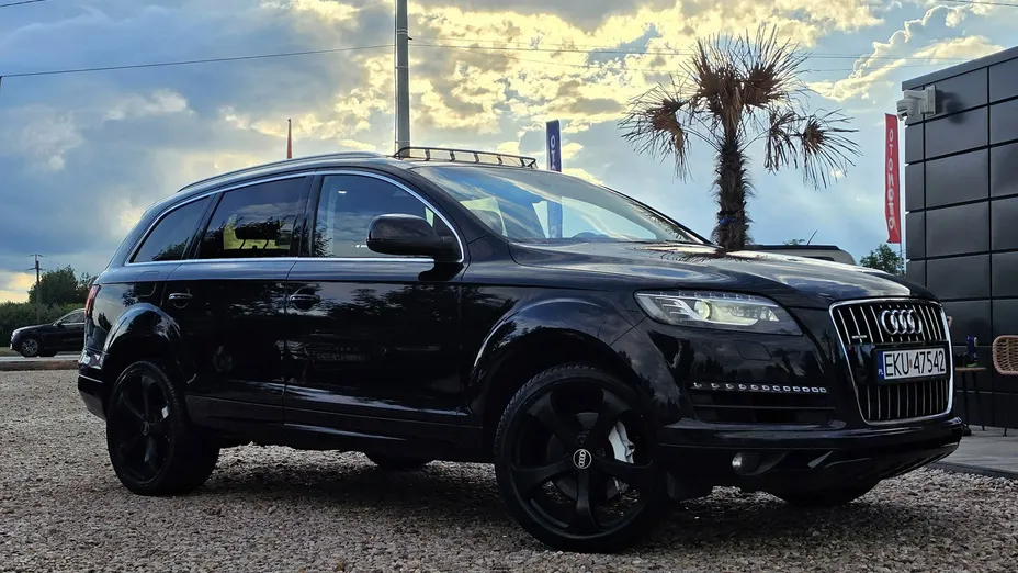 AUDI Q7 -