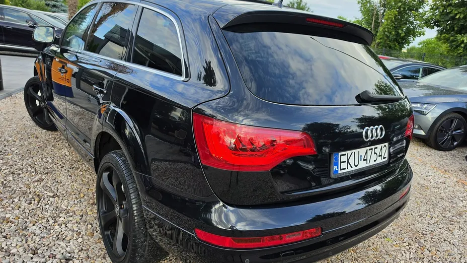 AUDI Q7 -