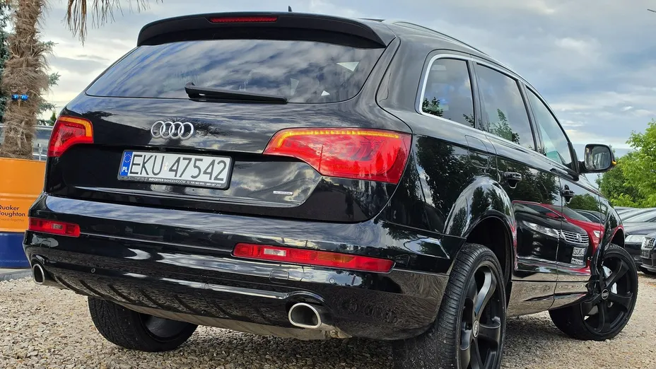AUDI Q7 -