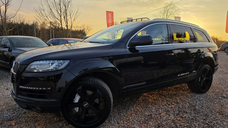 AUDI Q7 -