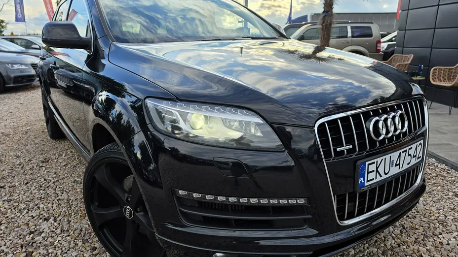 AUDI Q7 -