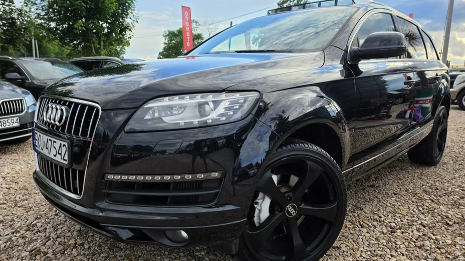 AUDI Q7 -
