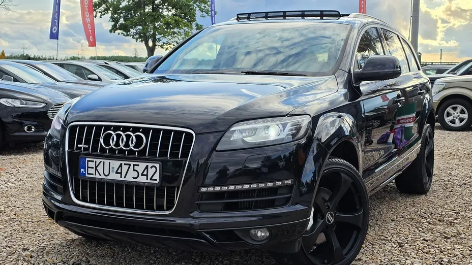 AUDI Q7 -