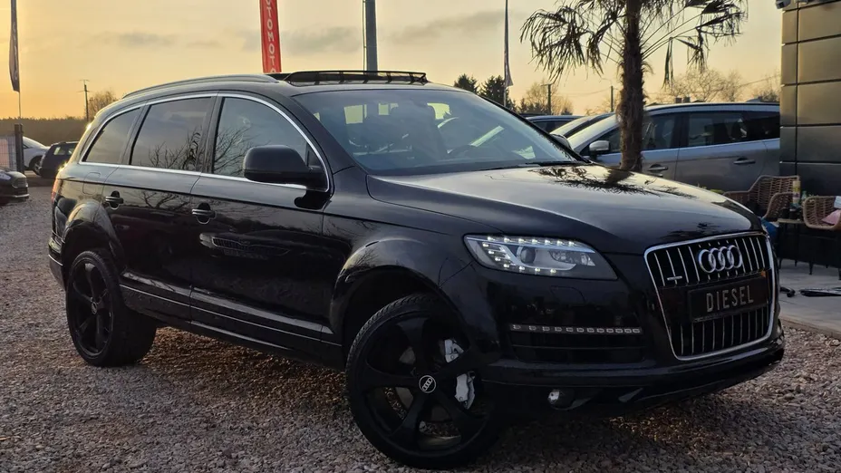 AUDI Q7 -