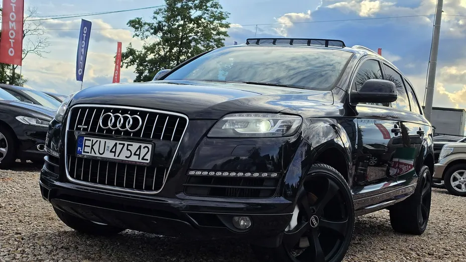 AUDI Q7 -