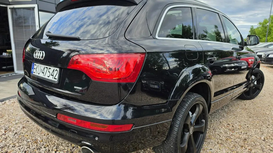AUDI Q7 -