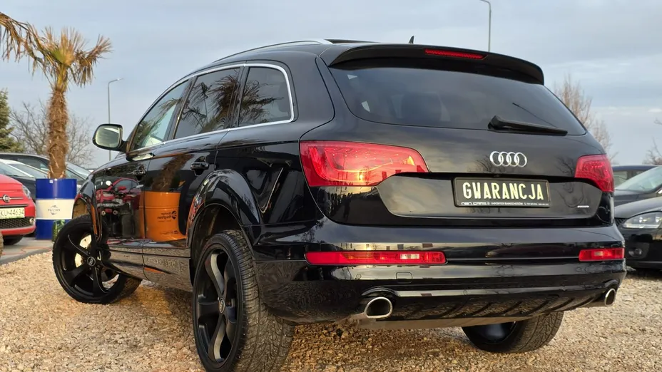 AUDI Q7 -