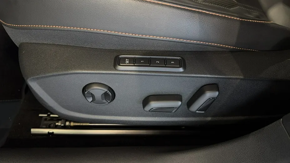 CUPRA Leon Leon 2.0 TSI 4Drive VZ DSG