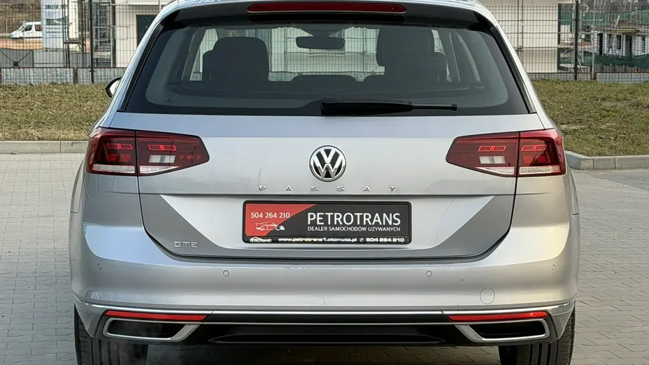 VOLKSWAGEN Passat -