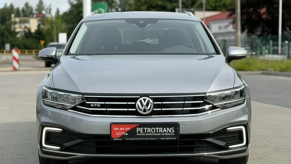 VOLKSWAGEN Passat -