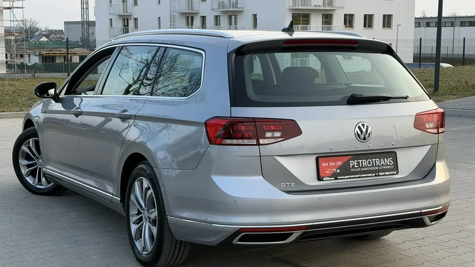 VOLKSWAGEN Passat -