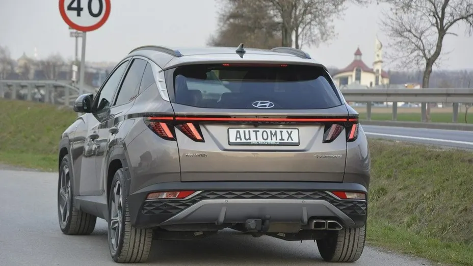 HYUNDAI Tucson -