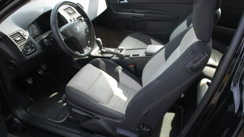 VOLVO C30 -