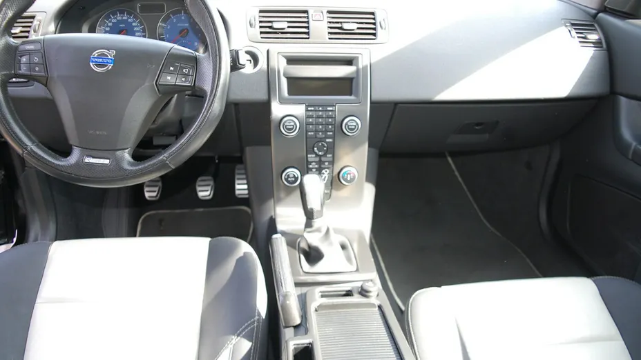 VOLVO C30 -