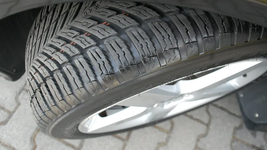 VOLVO C30 -