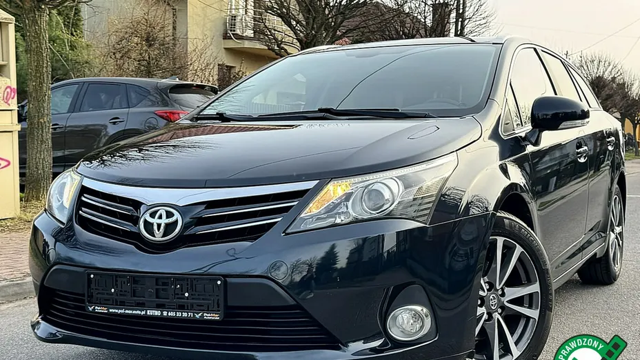 TOYOTA Avensis -