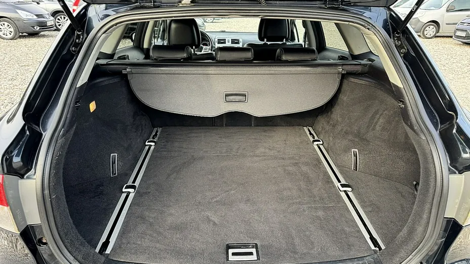 TOYOTA Avensis -
