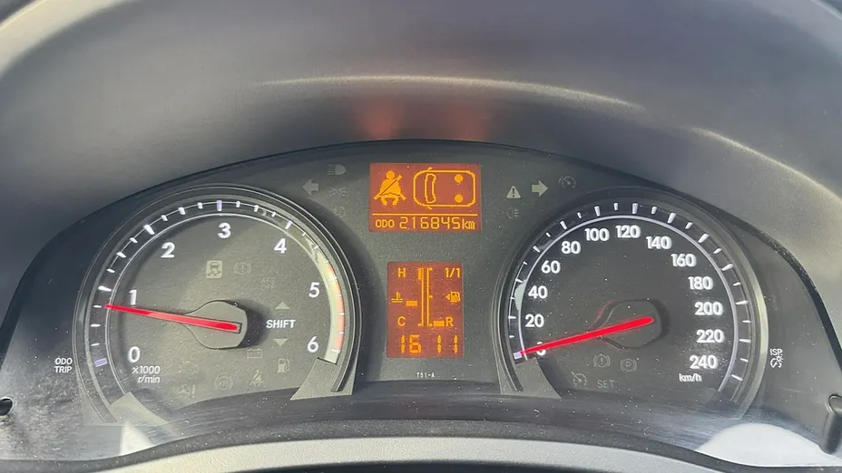 TOYOTA Avensis -