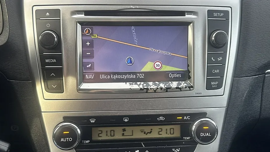 TOYOTA Avensis -