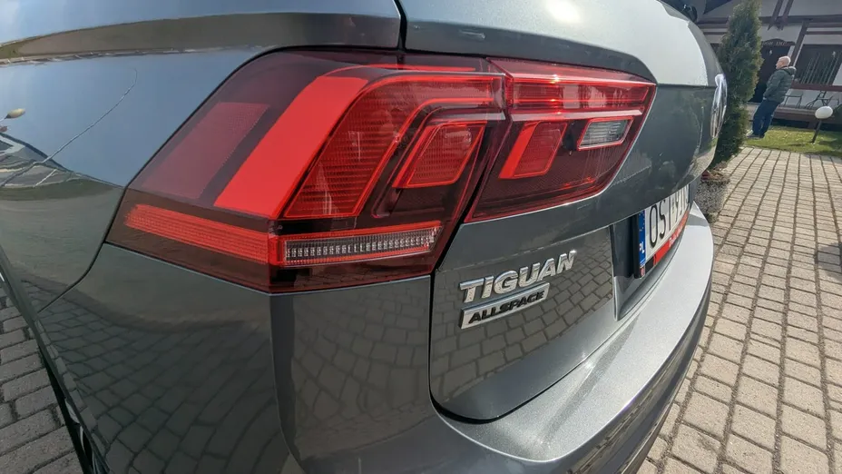 VOLKSWAGEN Tiguan Allspace -