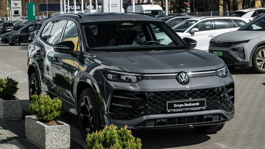 VOLKSWAGEN Tayron -