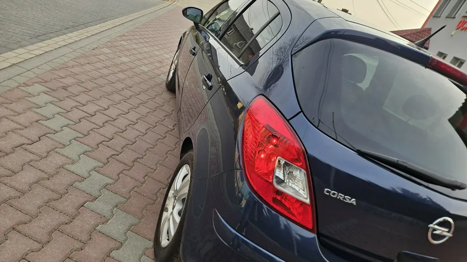 OPEL Corsa -