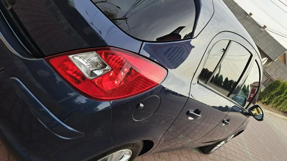 OPEL Corsa -