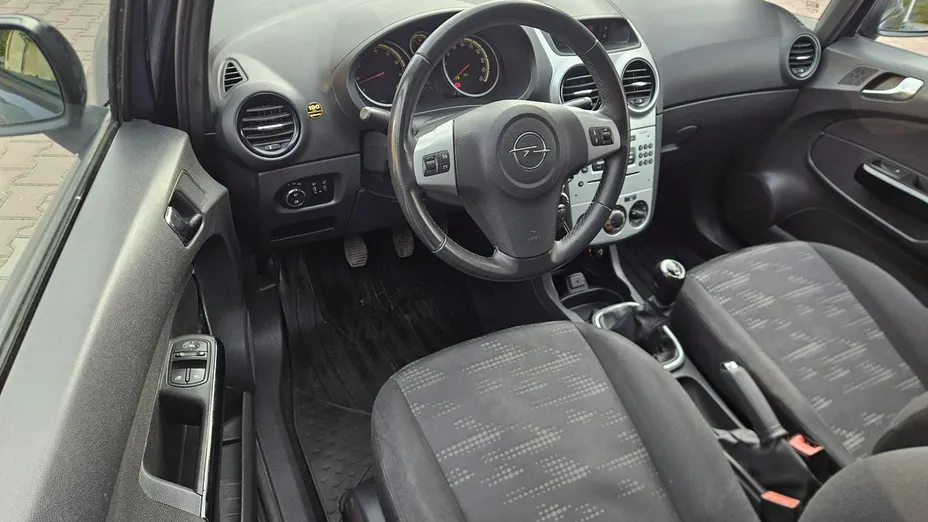 OPEL Corsa -