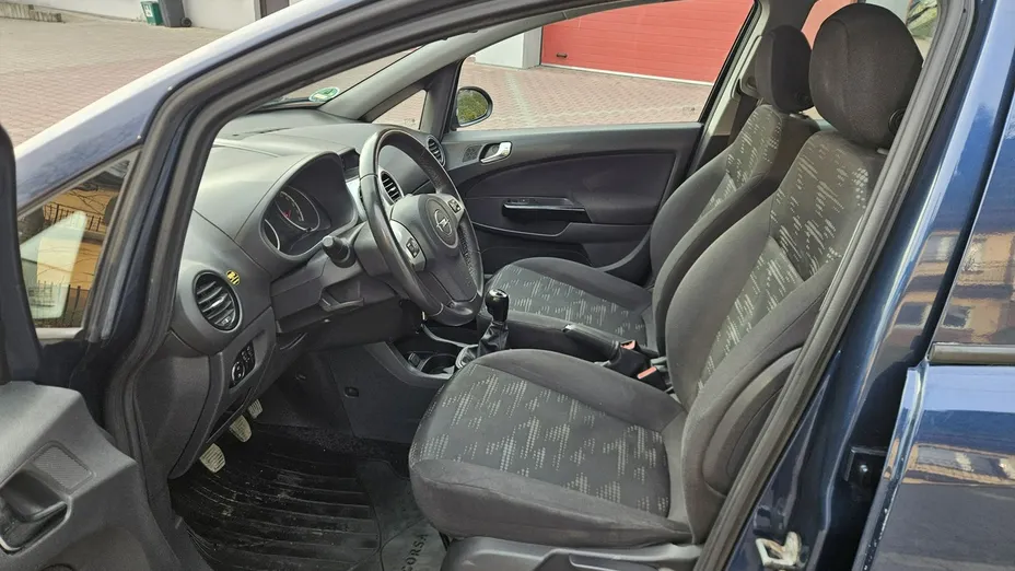 OPEL Corsa -