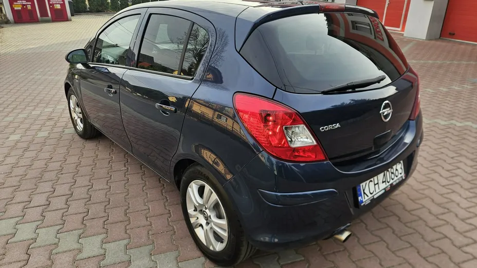 OPEL Corsa -