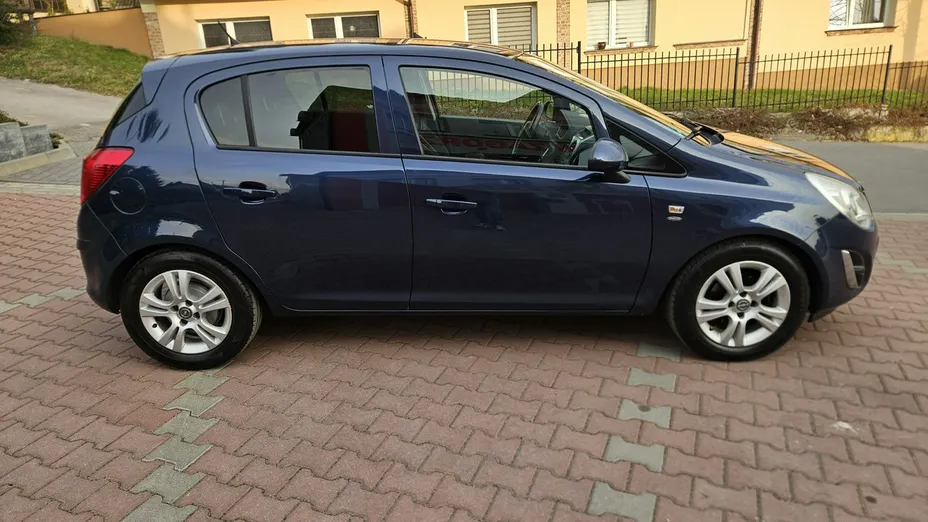 OPEL Corsa -
