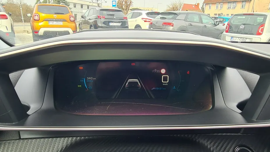 PEUGEOT 208 -