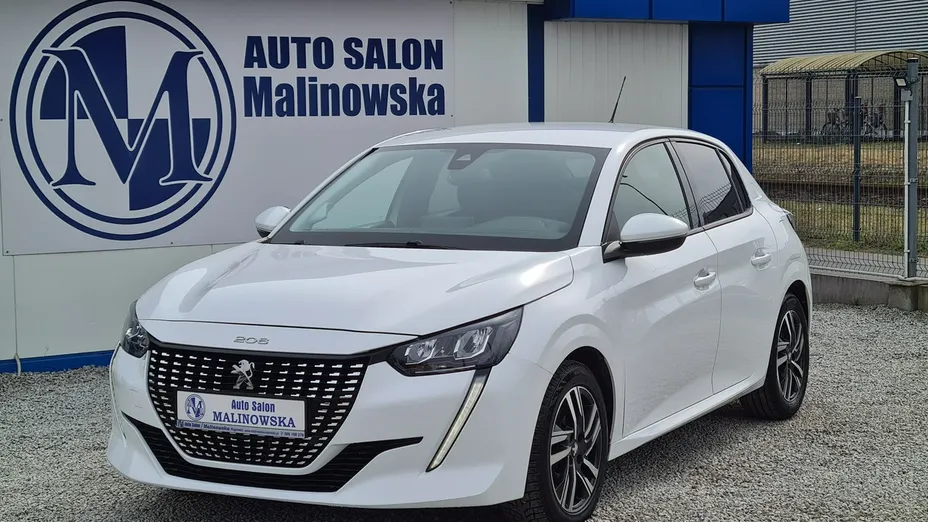 PEUGEOT 208 -