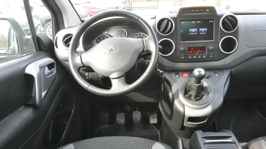 PEUGEOT Partner -