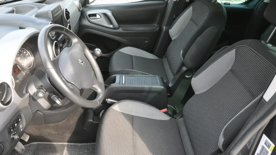 PEUGEOT Partner -