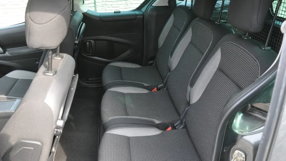 PEUGEOT Partner -