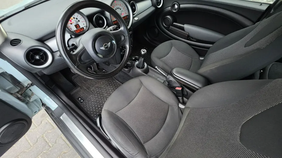 MINI Cooper -