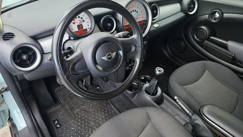 MINI Cooper -