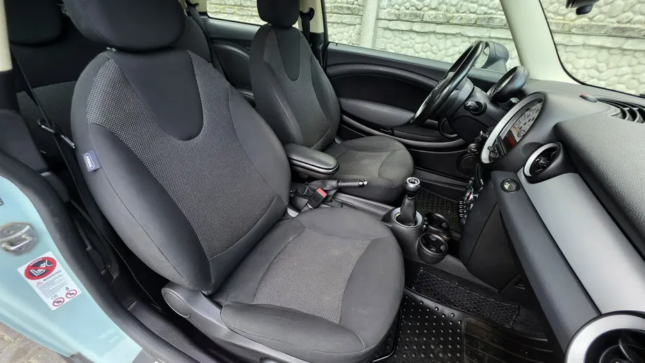 MINI Cooper -
