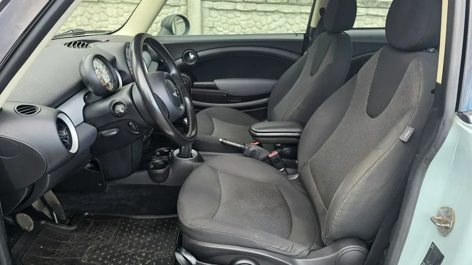 MINI Cooper -