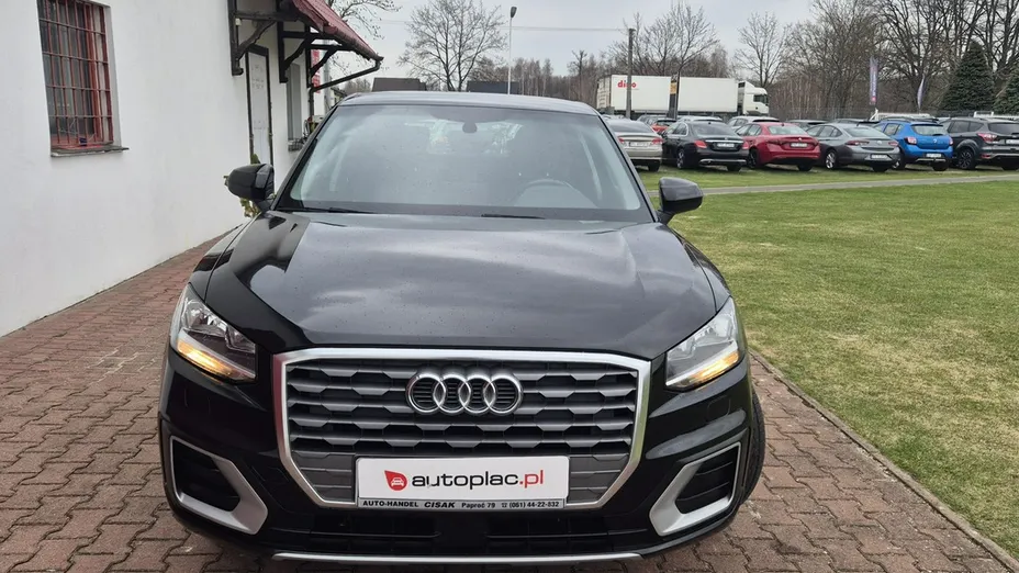 AUDI Q2 -