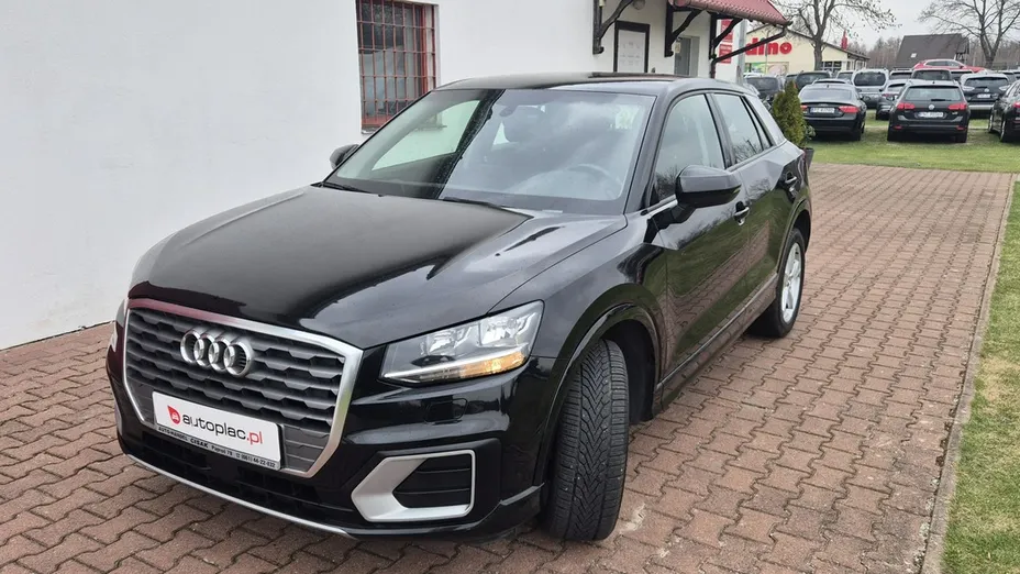 AUDI Q2 -