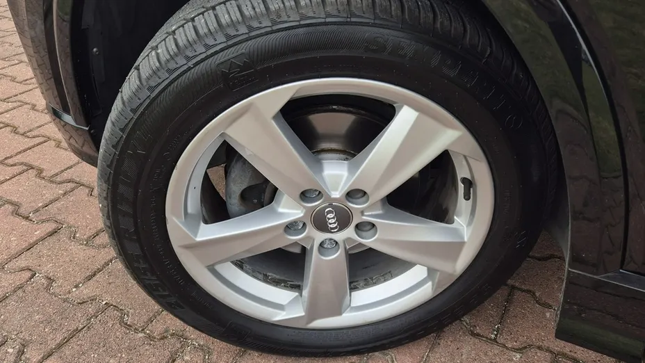 AUDI Q2 -