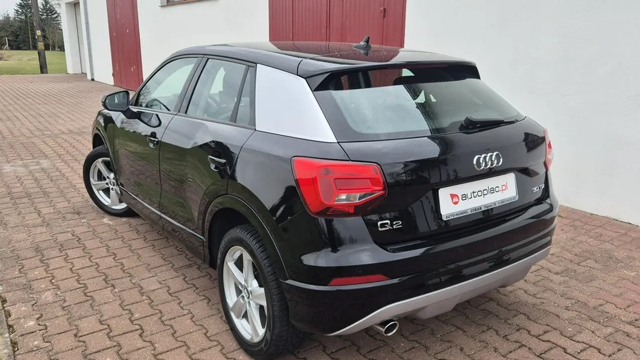 AUDI Q2 -