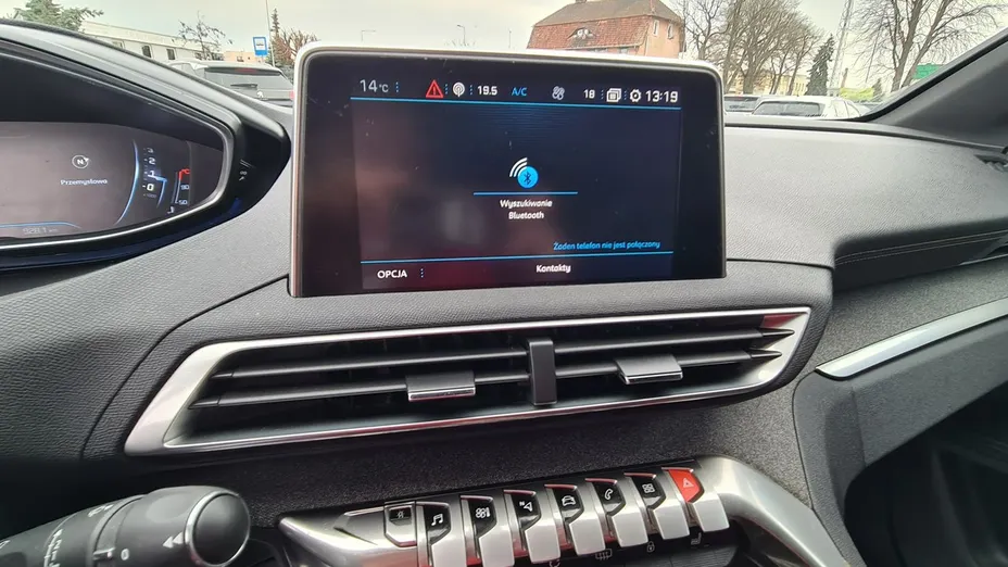 PEUGEOT 5008 -