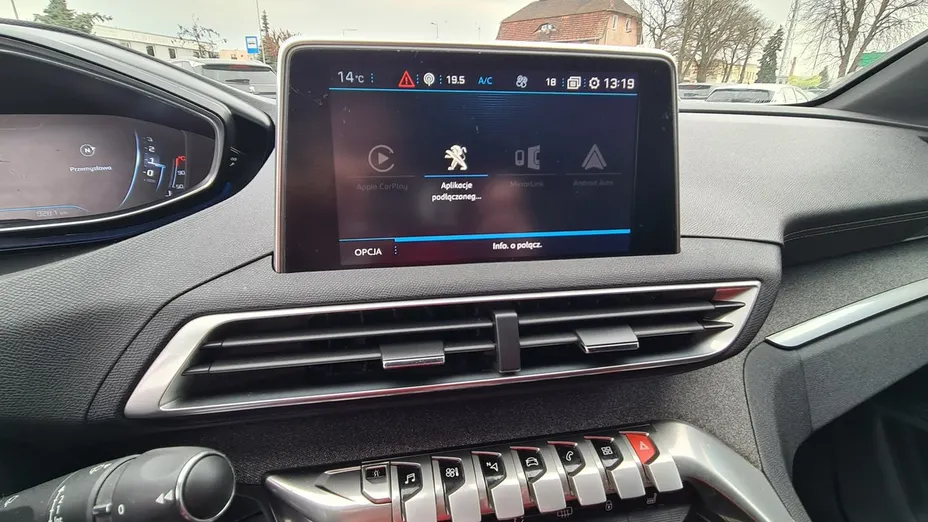 PEUGEOT 5008 -
