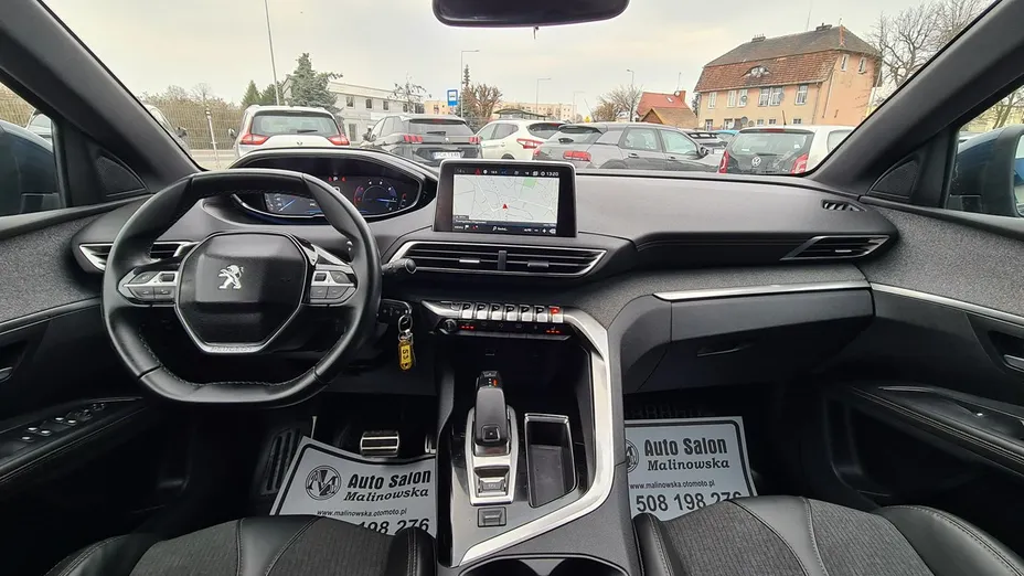 PEUGEOT 5008 -